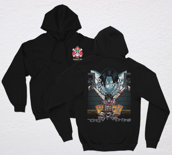 ACE EN CADENAS POLERA NEGRA